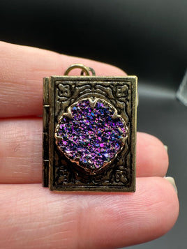 Antique Brass Book Locket Pendant with Iridescent Faux Druzy Accent – Opening Photo Locket Pendant