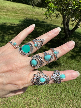 Set of 8 Silvertone Fashion Rings Assorted Sizes