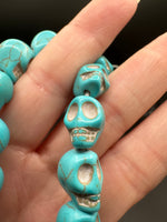 Turquoise-Style Skull Bead Strand – Carved Skull & Round Beads for Jewelry Making