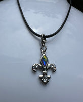 Silvertone Stylish Pendant/Clip Necklace