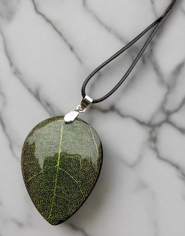 Green Leaf In Resin Necklace