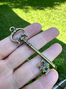 Decorative Key Pendant